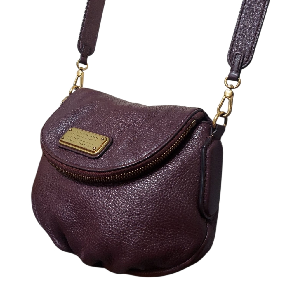 Elegant Burgundy Leather Crossbody Bag - Picture 3 of 12